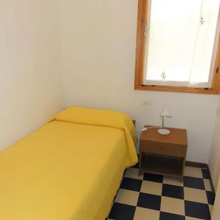 Apartman In 38401 *